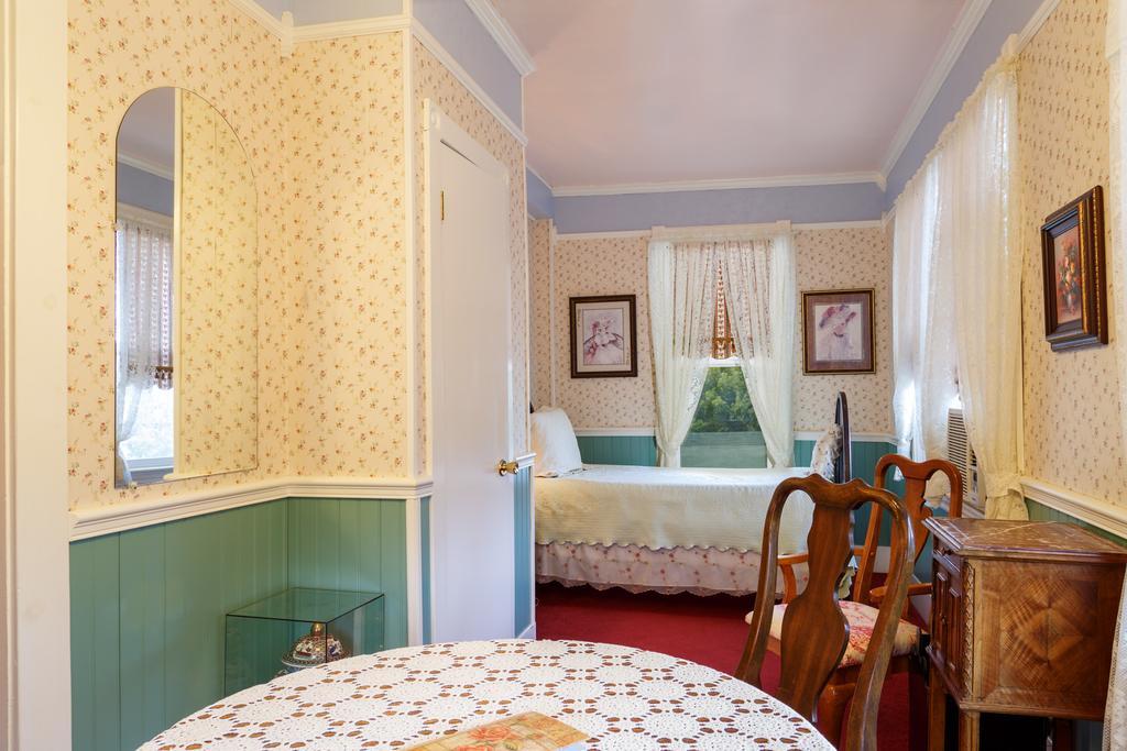 Roseberry House Bed And Breakfast Susanville Exteriér fotografie